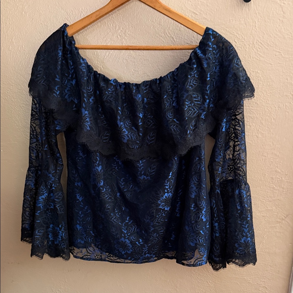 Elegant WHITEHOUSE BLACKMARKET Black and Blue Lace Off-Shoulder Top